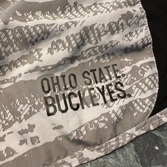 Nike women’s Ohio State Buckeyes gray and black shorts… Size medium - Picture 2 of 11